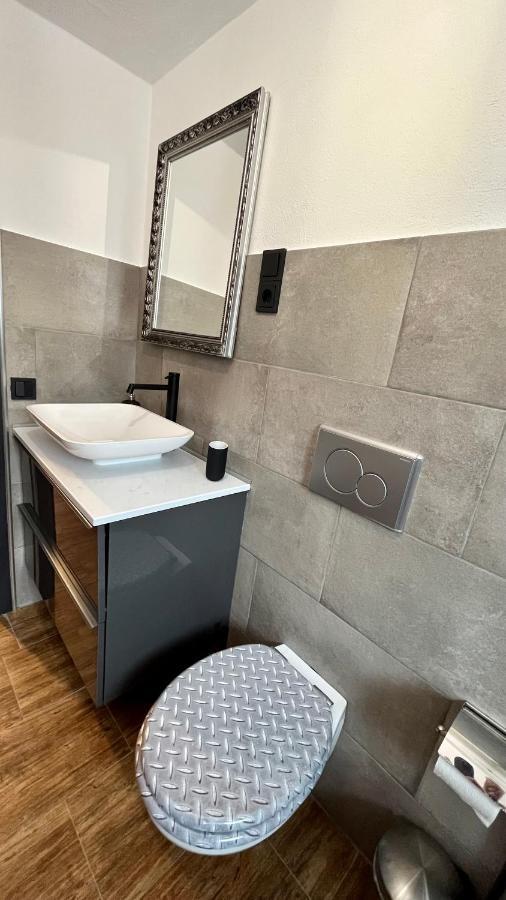 Franky House Am Nuerburgring Bed & Breakfast Quiddelbach Екстериор снимка