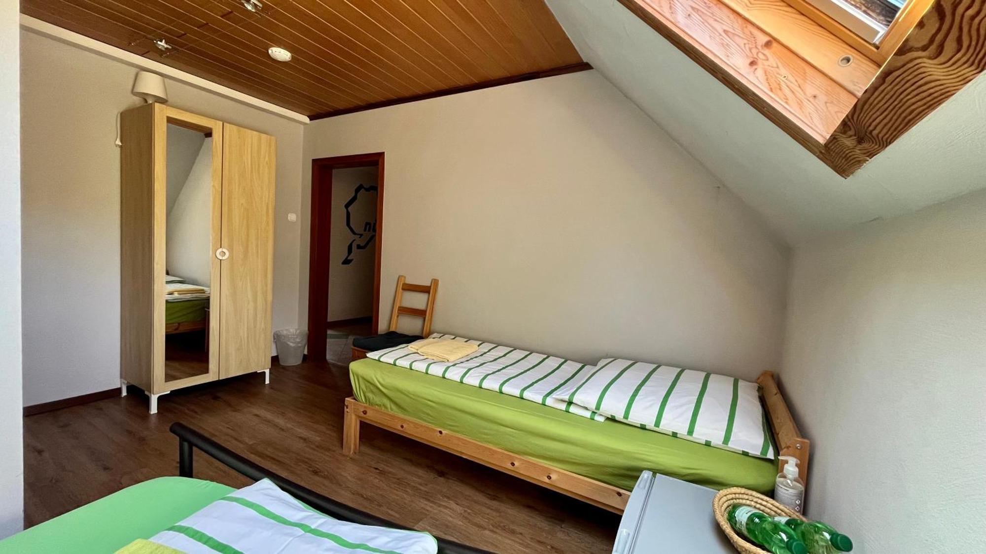 Franky House Am Nuerburgring Bed & Breakfast Quiddelbach Екстериор снимка
