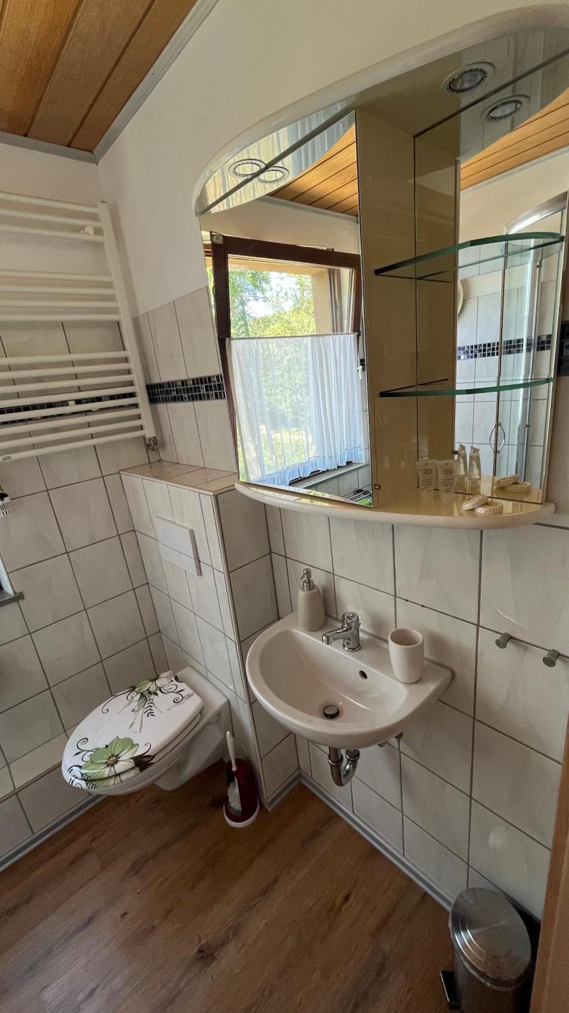 Franky House Am Nuerburgring Bed & Breakfast Quiddelbach Екстериор снимка