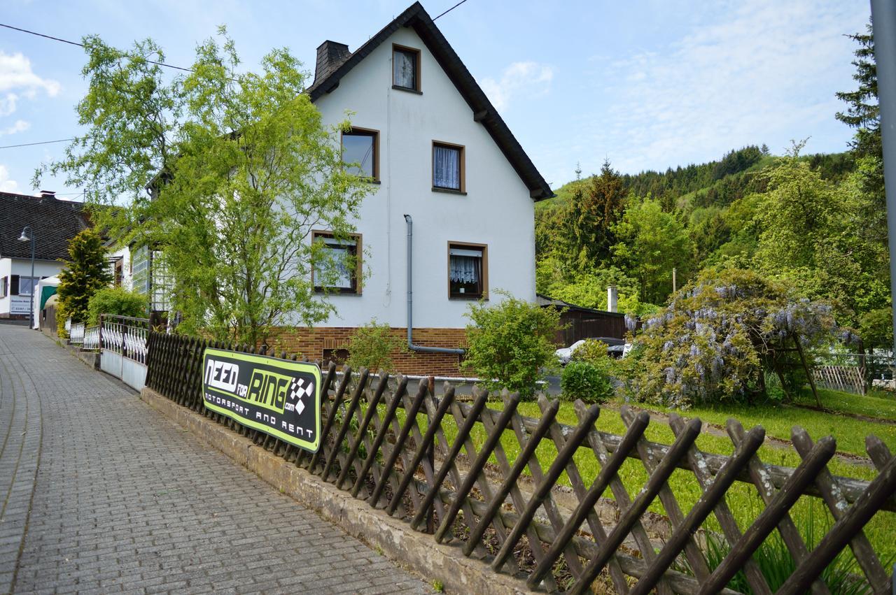 Franky House Am Nuerburgring Bed & Breakfast Quiddelbach Екстериор снимка
